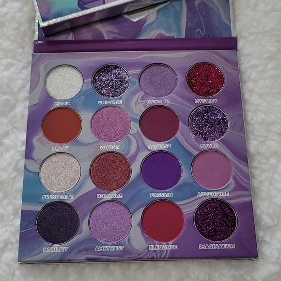 Peachy Queen - Amethyst - Picture 2 of 4